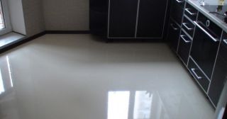 Наливной пол на кухне Углич, цена от 865 руб.